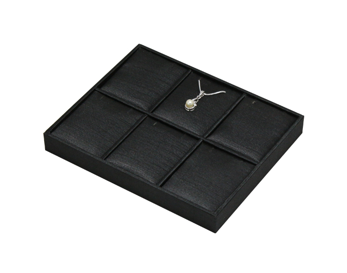 黑色泰絲布珠寶飾品展示櫃內部陳列六格墜盤