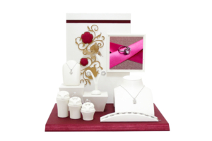 紅色花與金色蝴蝶白色珠寶飾品陳列展示擺件道具套組